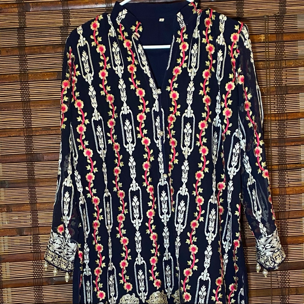 Dark blue salwar kamis with embroidered flowers 2 piece suit